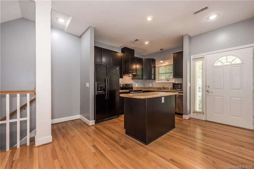 729 Grandin Road Charlotte, NC 28208 - Photo 3 of 33