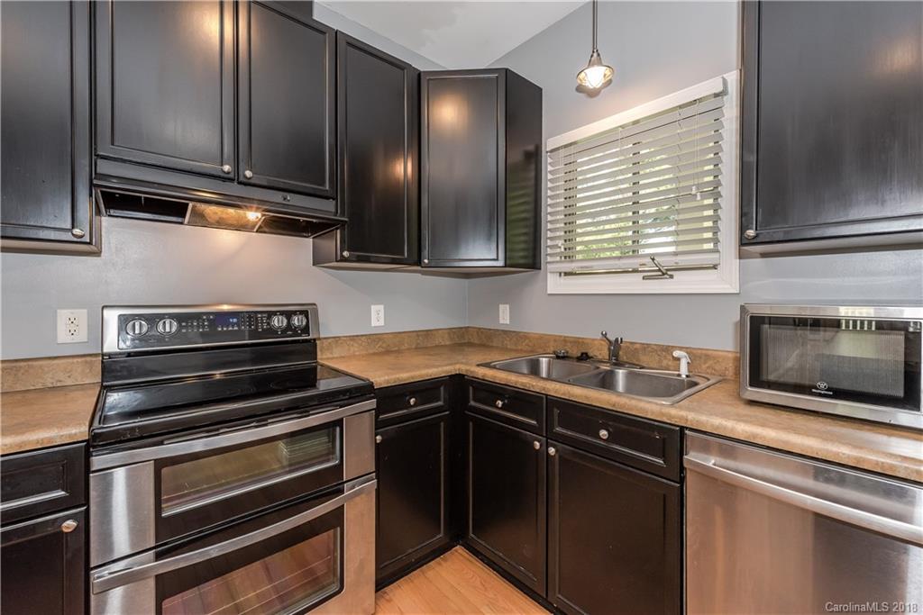 729 Grandin Road Charlotte, NC 28208 - Photo 6 of 33