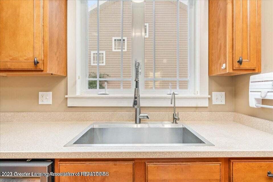 5937 Troyes Road East Lansing, MI 48823 - Photo 13 of 47 20230621145133987091000000-o