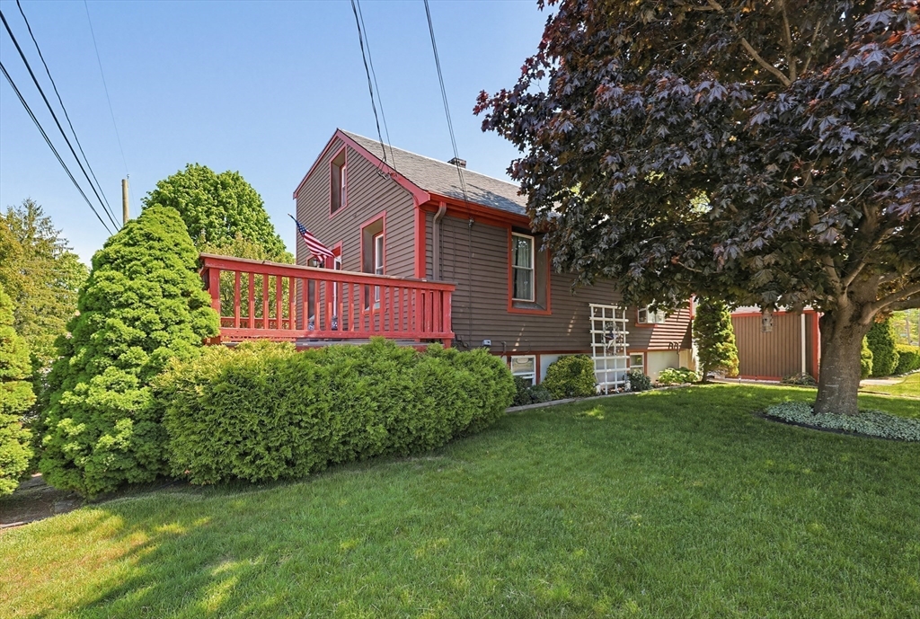 160 Sherman Road Somerset, MA 02726 - Photo 6 of 34