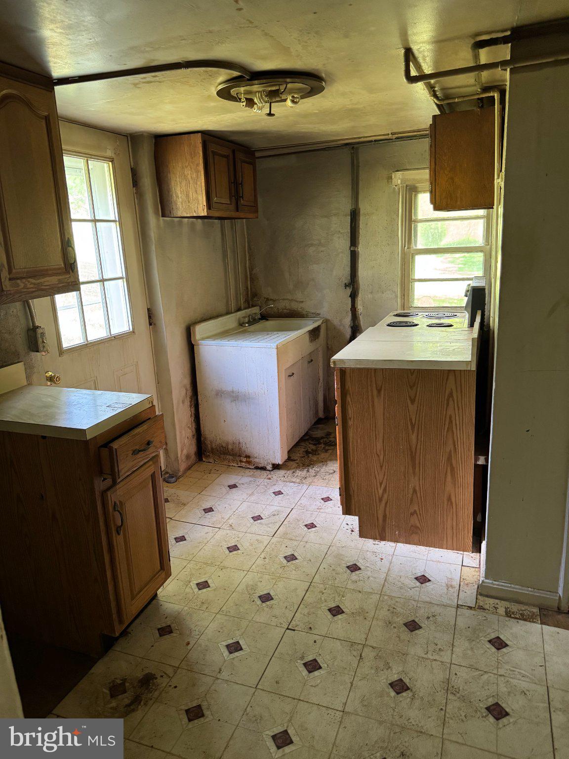 3847 Leeds Manor Road Markham, VA 22643 - Photo 13 of 19 Charming kitchen with vintage appeal.