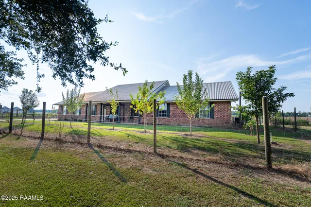 $295,000 | 3745 Highway 360, Melville, LA 71353