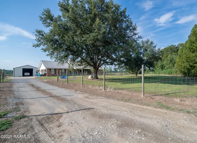 $295,000 | 3745 Highway 360, Melville, LA 71353