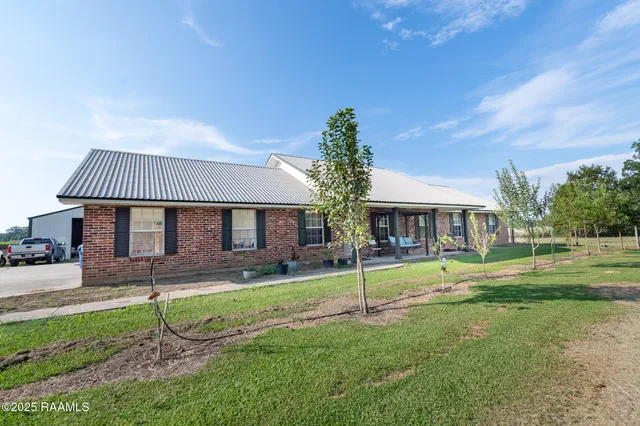 $295,000 | 3745 Highway 360, Melville, LA 71353