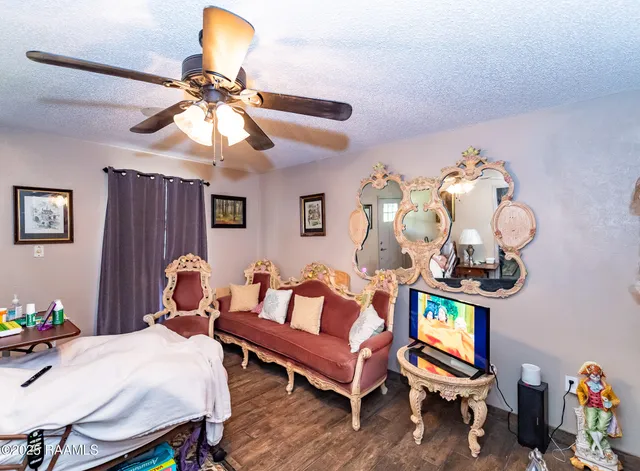 $295,000 | 3745 Highway 360, Melville, LA 71353