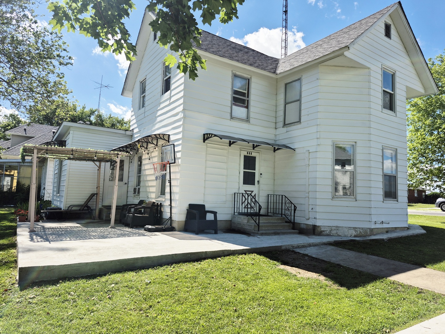 222 North Maple Street Cullom, IL 60929 - Photo 1 of 15