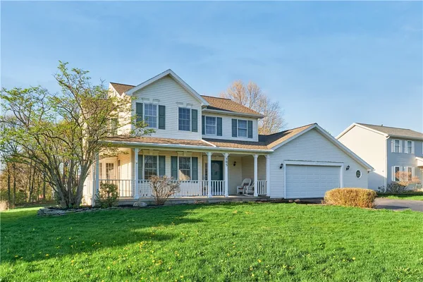 $399,900 | 305 Alverstone Way, Henrietta, NY 14586