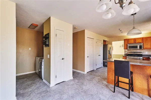 $399,900 | 305 Alverstone Way, Henrietta, NY 14586