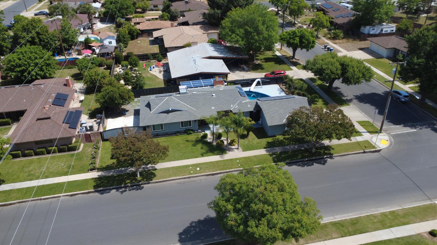 3662 North Angus Street Fresno, CA 93726 - Photo 64 of 67 an aerial view of a house with a garden