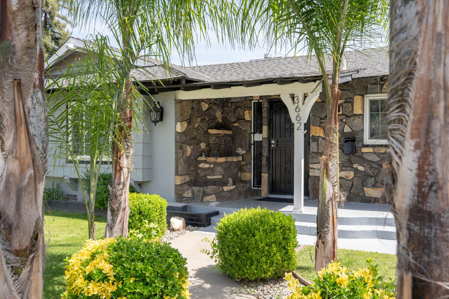 3662 North Angus Street Fresno, CA 93726 - Photo 7 of 67