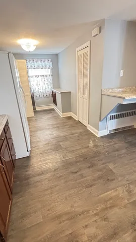 a view of empty room with window