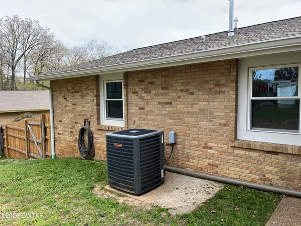 a front view of house with yard