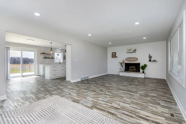 $558,500 | 38W715 Huntley Road, West Dundee, IL 60118