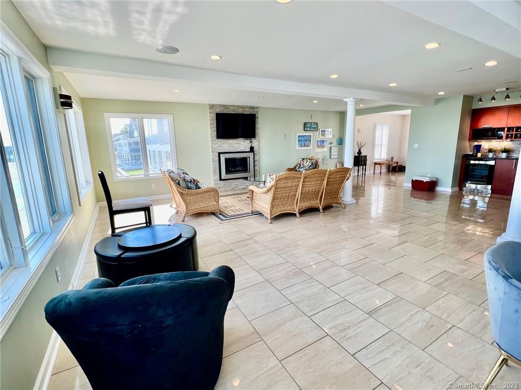 146 Middle Beach Road Madison, CT 06443 - Photo 4 of 26