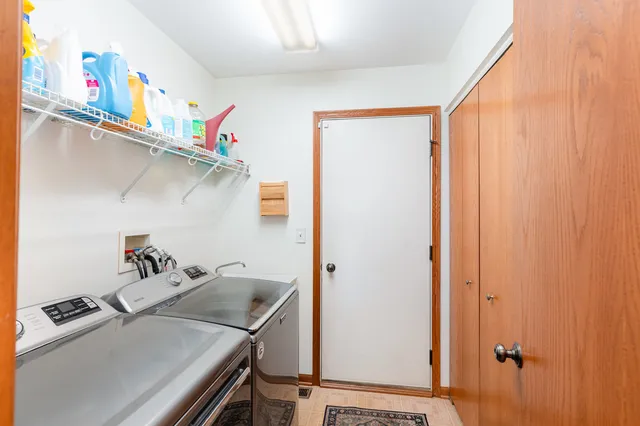 $379,000 | 1420 Marigold Lane, Minooka, IL 60447