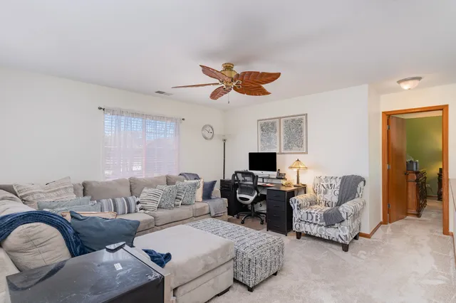 $379,000 | 1420 Marigold Lane, Minooka, IL 60447