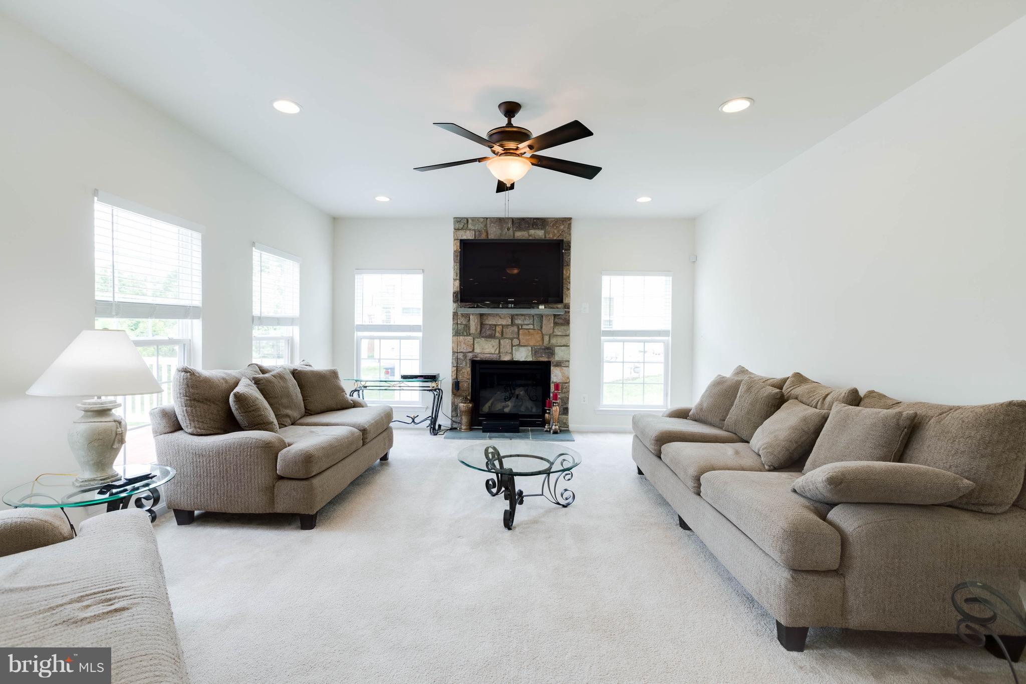 3200 St Marys View Road Accokeek, MD 20607 - Photo 13 of 29 Family Room