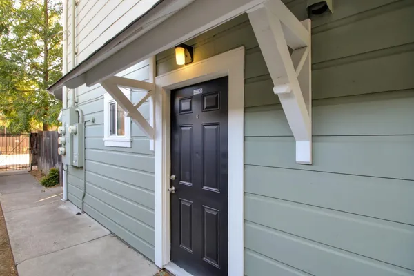 $1,199,999 | 3108 2nd Avenue, Sacramento, CA 95817