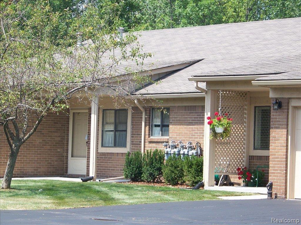 1940 North River Road, Unit 6 St. Clair, MI 48079 - Photo 2 of 10 1