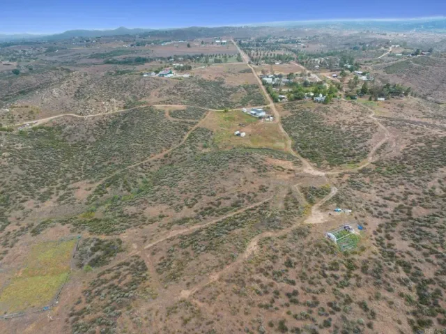 a view of an outdoor space