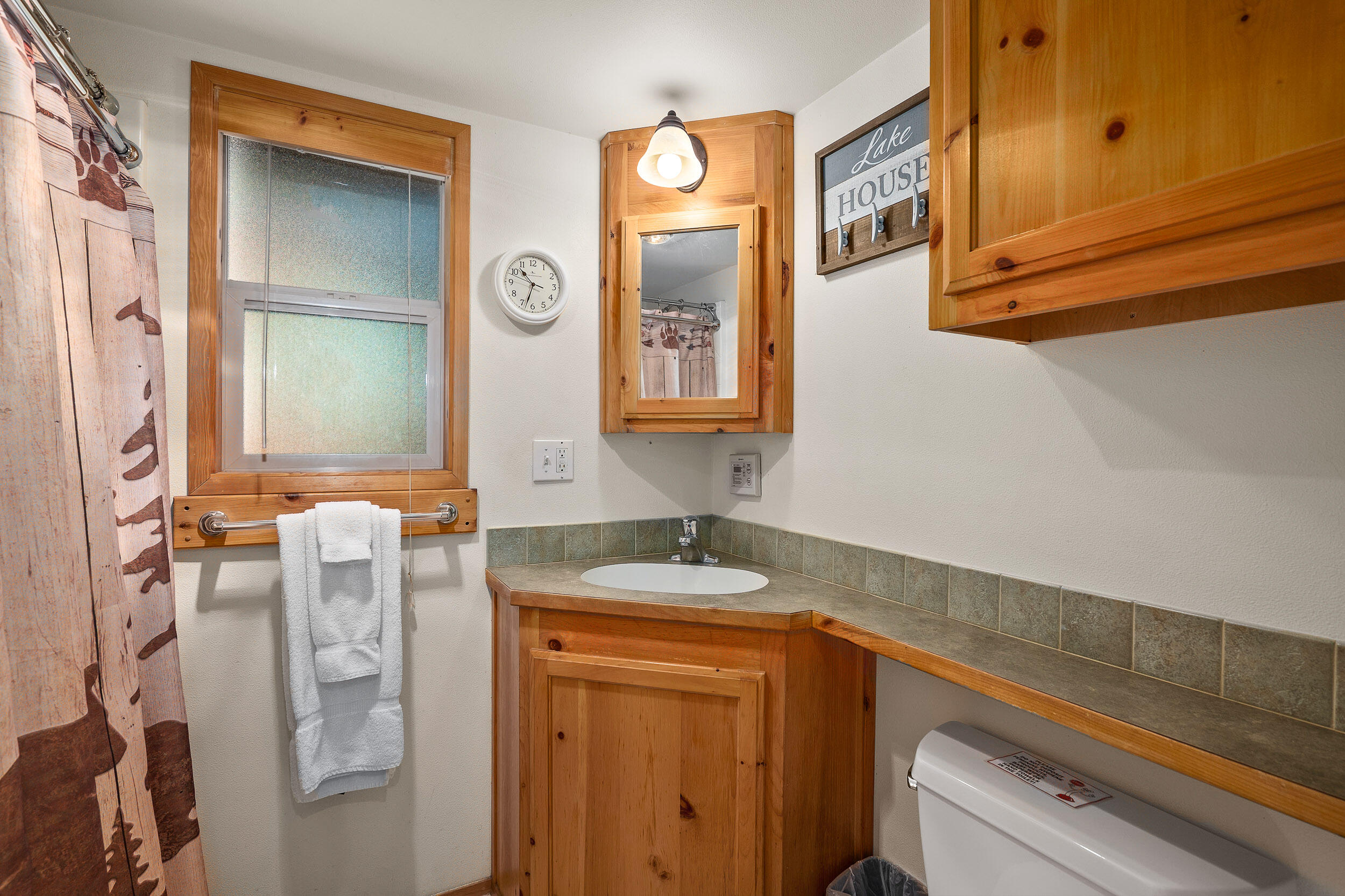 7900 Hyatt Prairie Road, Unit 14 Ashland, OR 97520 - Photo 14 of 37 7900HyattPrairieRd14-020