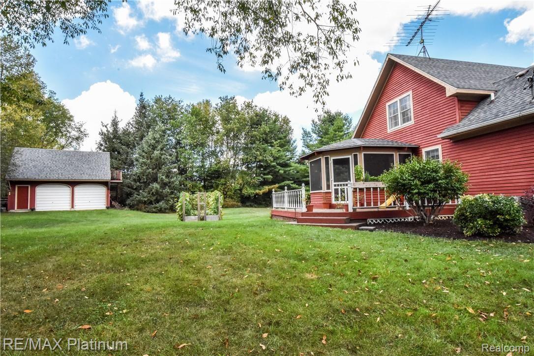 937 Gulley Road Howell, MI 48843 - Photo 4 of 38 DSC_6925.jpg