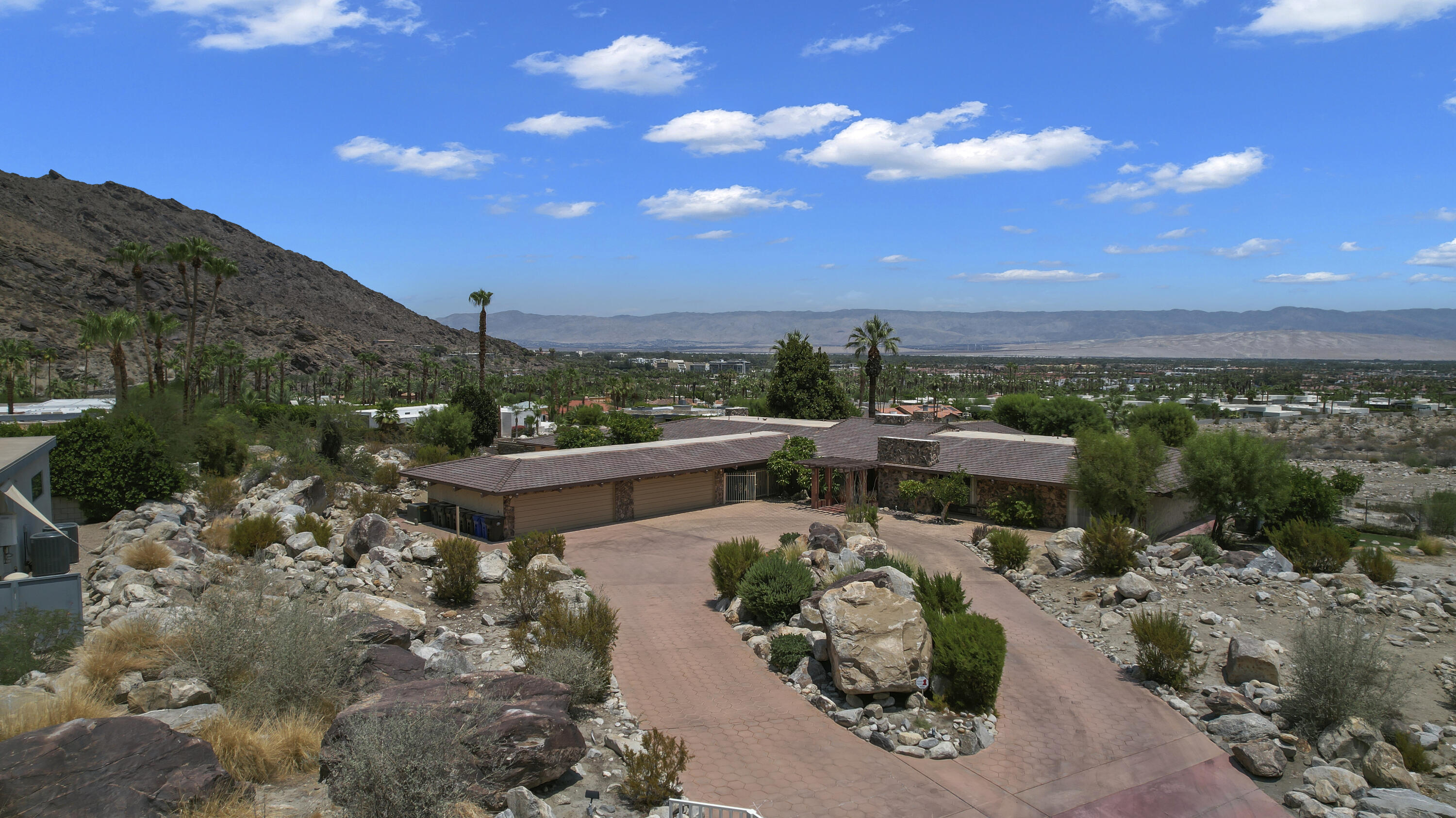 770 South La Mirada Road Palm Springs, CA 92264 - Photo 1 of 39 a view of a garden