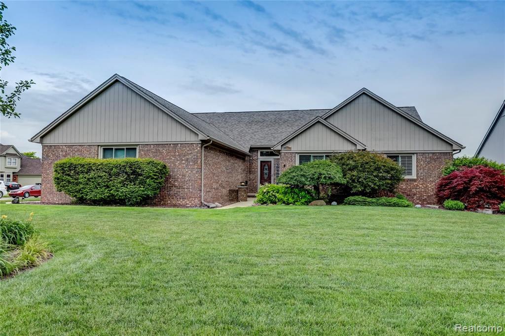 1781 South Shore Drive Rochester Hills, MI 48307 - Photo 1 of 40