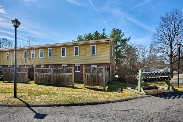$238,000 | 252 West Street, Unit 13, Amherst, MA 01002