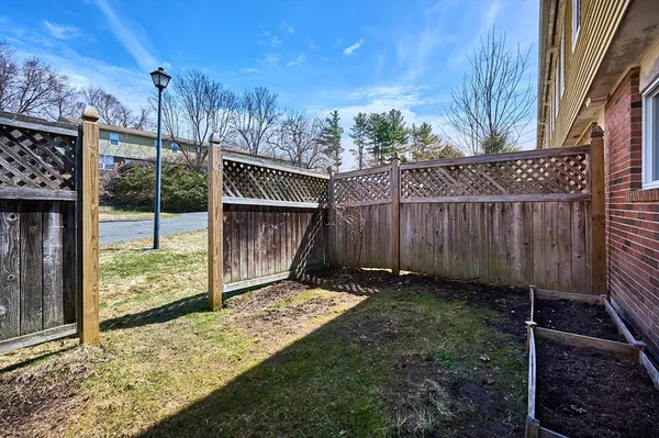 $238,000 | 252 West Street, Unit 13, Amherst, MA 01002