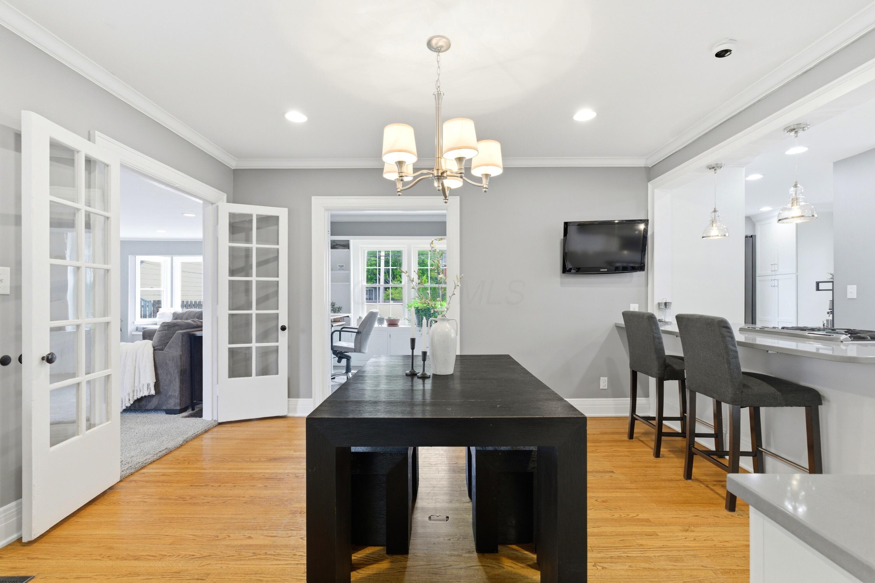2565 Bexley Park Road Bexley, OH 43209 - Photo 10 of 55 Dining