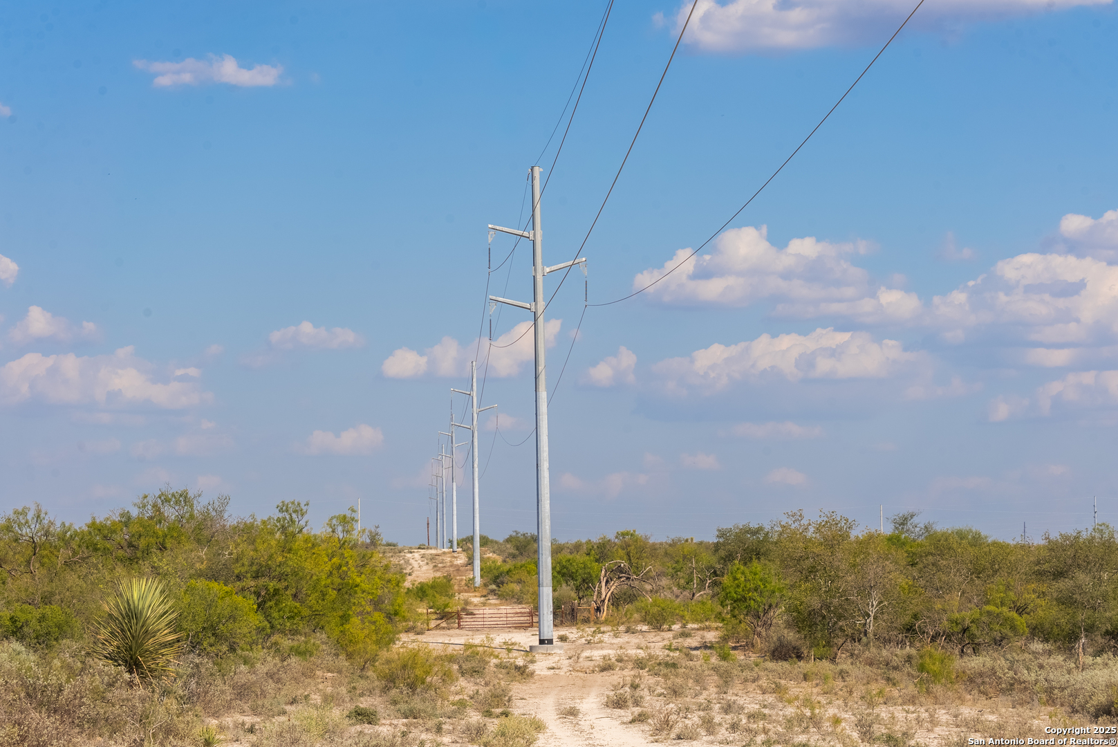 2212 Lausen Road Del Rio, TX 78840 - Photo 12 of 15 a view of a city