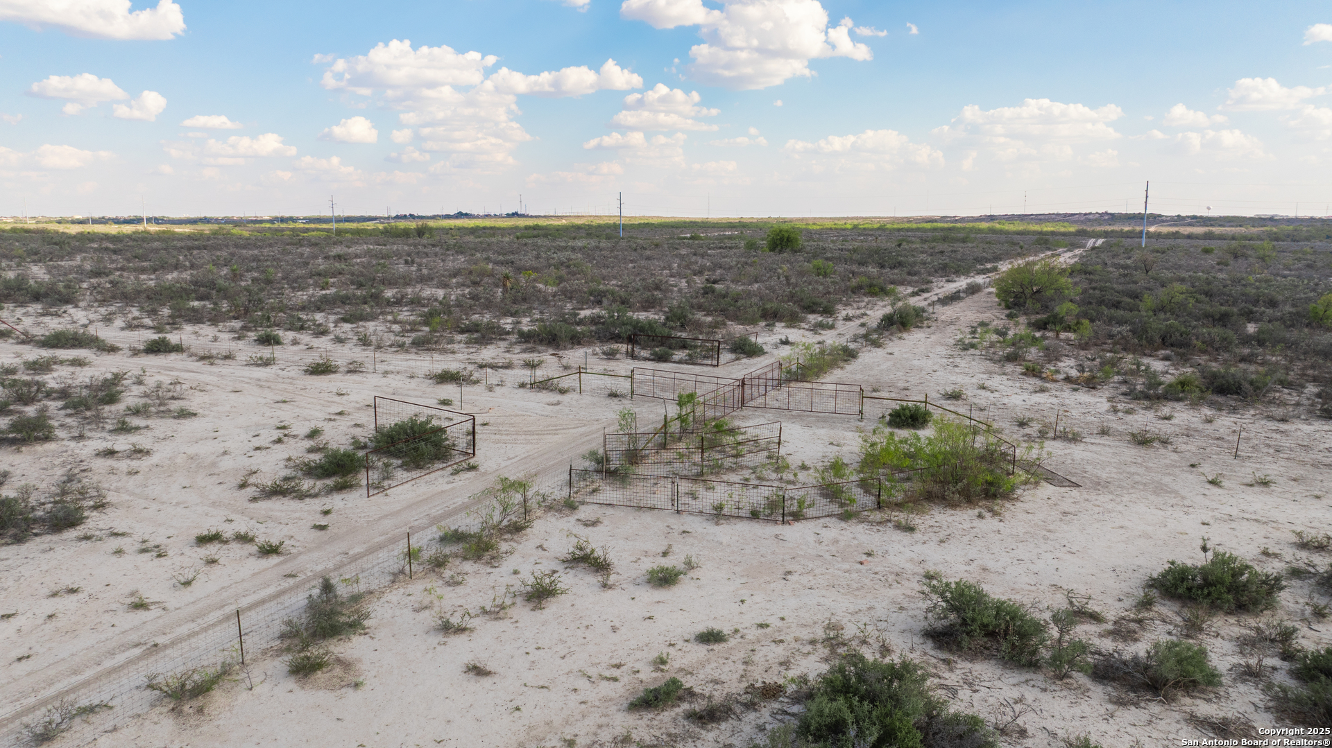 2212 Lausen Road Del Rio, TX 78840 - Photo 7 of 15 a view of beach and ocean