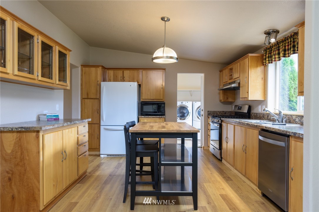 8607 Valley View Road Custer, WA 98240 - Photo 3 of 25