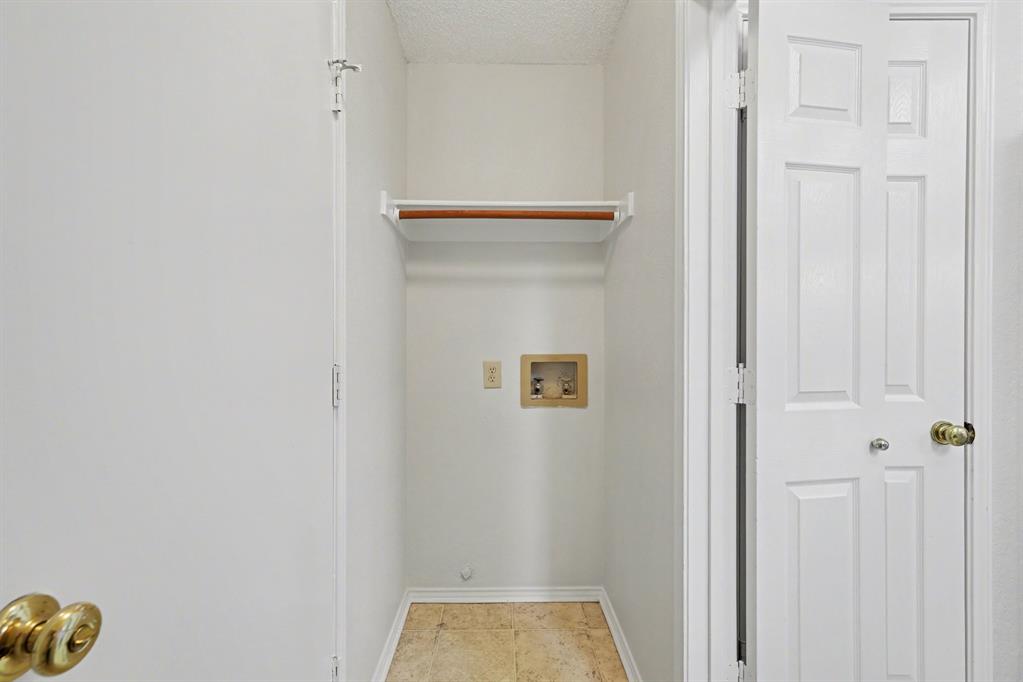 6921 Hominy Ridge Rowlett, TX 75089 - Photo 20 of 27 a view of room