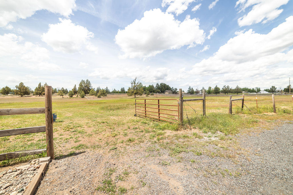 61395 Ward Road Bend, OR 97702 - Photo 31 of 56 a view of an ocean