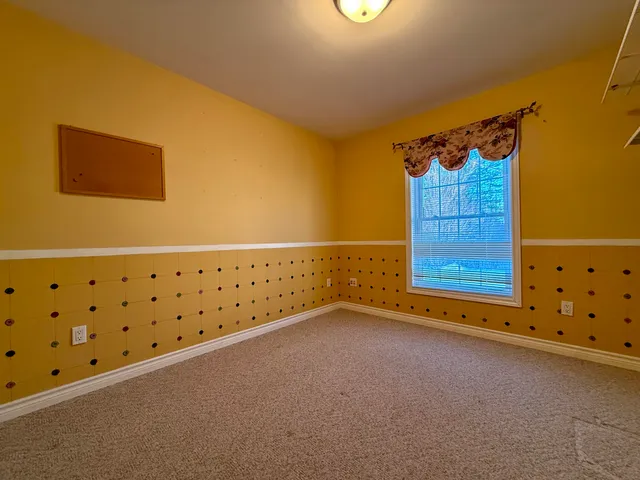 $500,000 | 1095 Dixmont Road, Etna, ME 04434