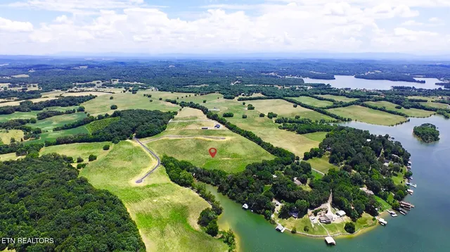 $875,000 | 3831 Gravelly Hills Road, Louisville, TN 37777