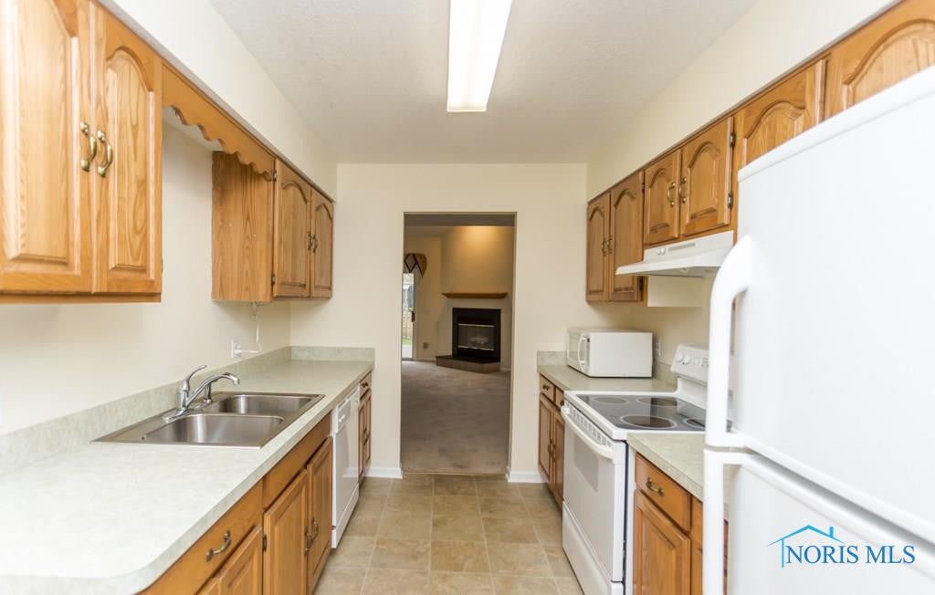 3118 Evergreen Road Toledo, OH 43606 - Photo 6 of 25 Gallery Image 6