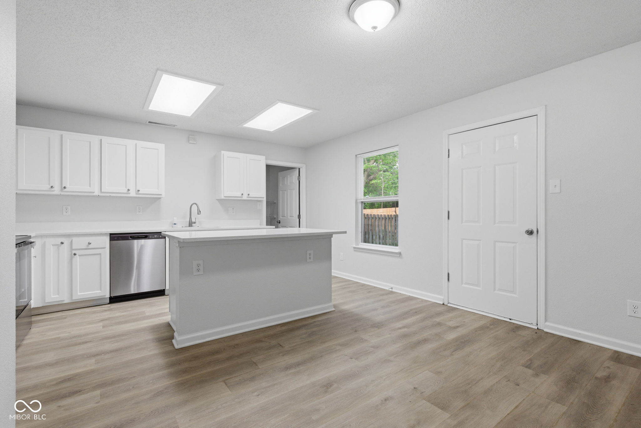 7512 Redcliff Road Indianapolis, IN 46256 - Photo 15 of 47 Gallery Image 15