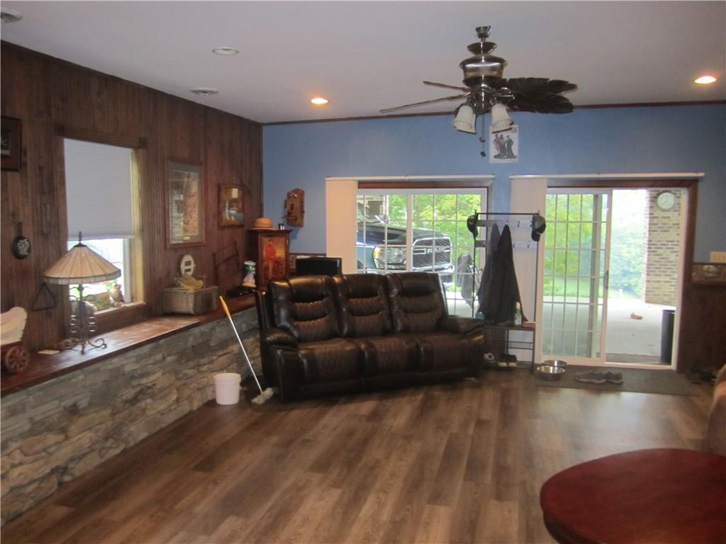 586 White Barn Road Waynesburg, PA 15370 - Photo 9 of 19 Gallery Image 9