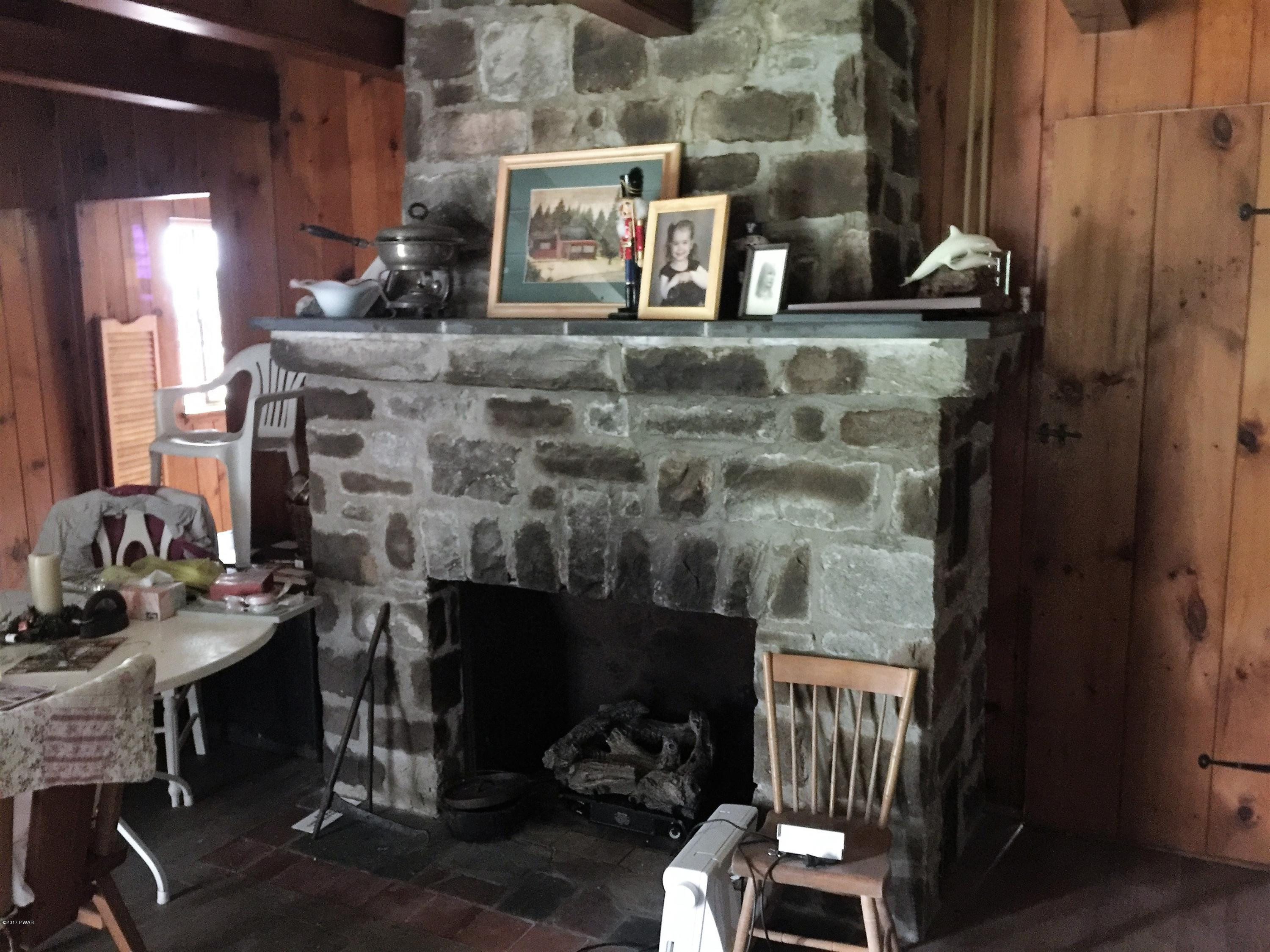 172 Roemerville Road Greentown, PA 18426 - Photo 4 of 15