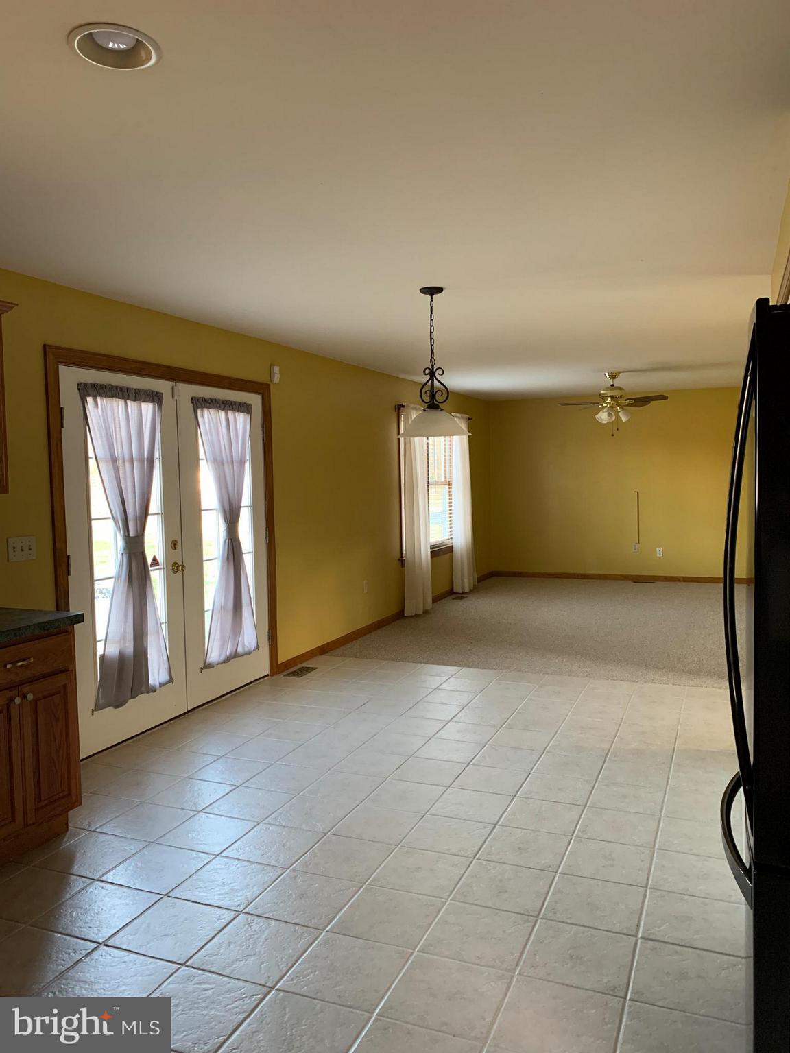 3834 Wrights Wharf Road Hurlock, MD 21643 - Photo 9 of 17 Kitchen/ Living Room