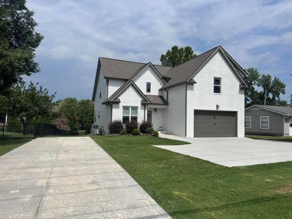 $550,000 | 8001 Snow Hill Road, Ooltewah, TN 37363