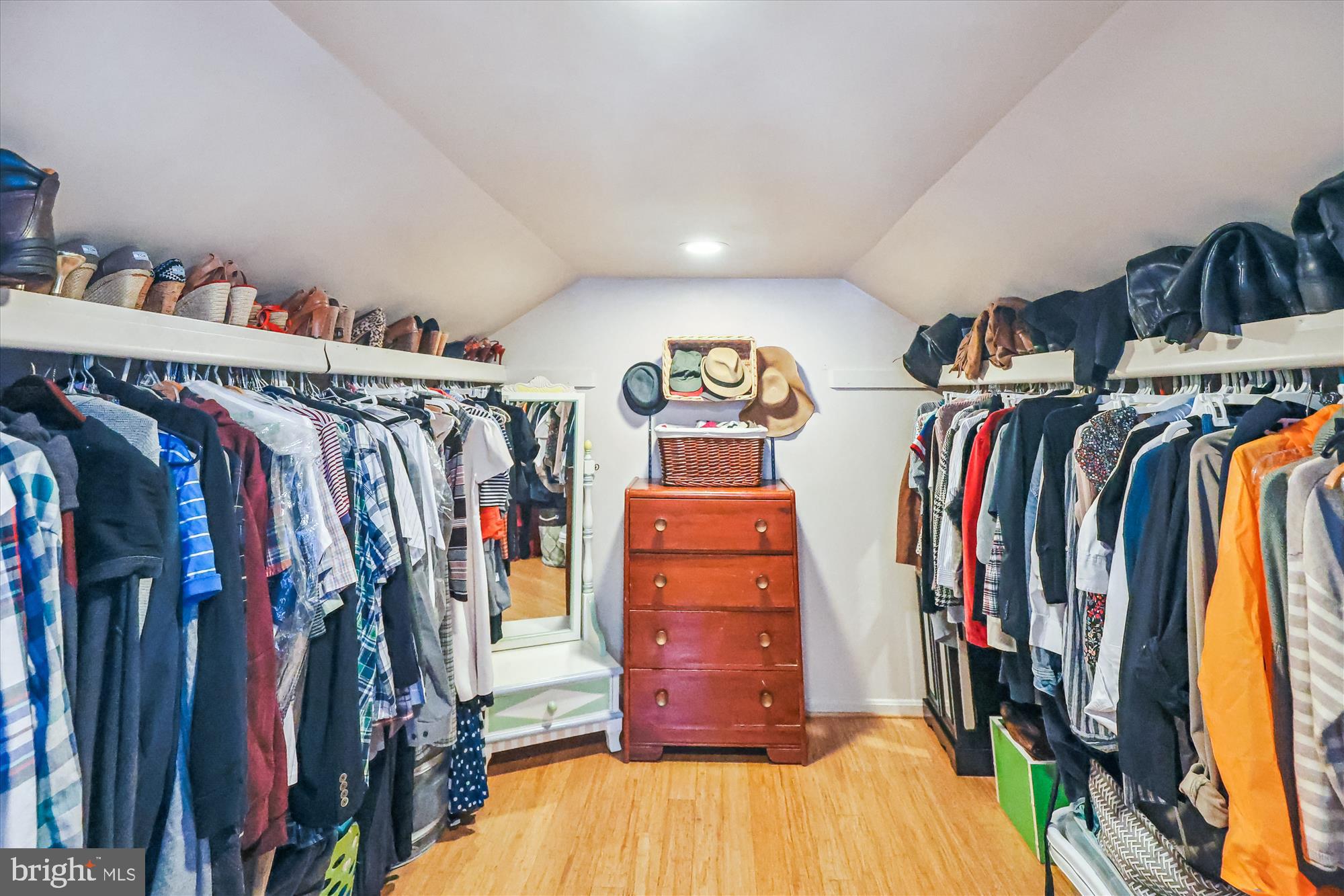 12506 Lieutenant Nichols Road Fairfax, VA 22033 - Photo 21 of 70 Walk In Closet