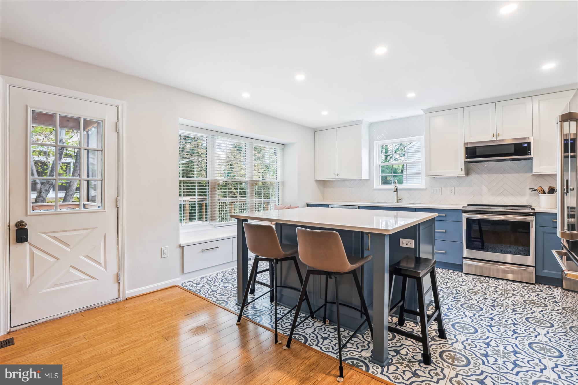 12506 Lieutenant Nichols Road Fairfax, VA 22033 - Photo 4 of 70 Kitchen