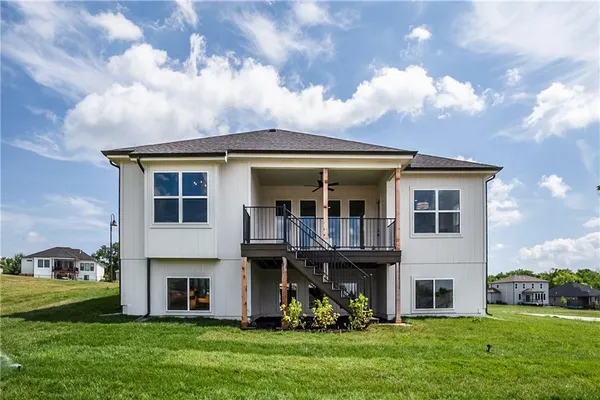 $635,000 | 2604 Northeast Crestview Street, Blue Springs, MO 64029