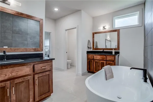 $635,000 | 2604 Northeast Crestview Street, Blue Springs, MO 64029