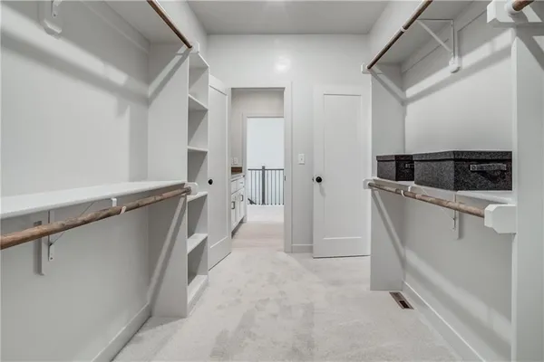 $635,000 | 2604 Northeast Crestview Street, Blue Springs, MO 64029