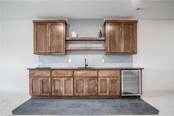 $635,000 | 2604 Northeast Crestview Street, Blue Springs, MO 64029